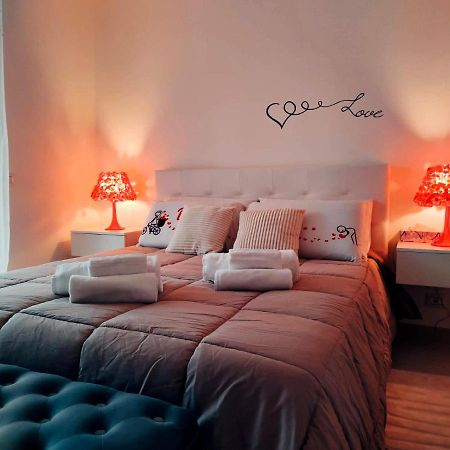 Deluxe Alba Apartment Locorotondo Bagian luar foto