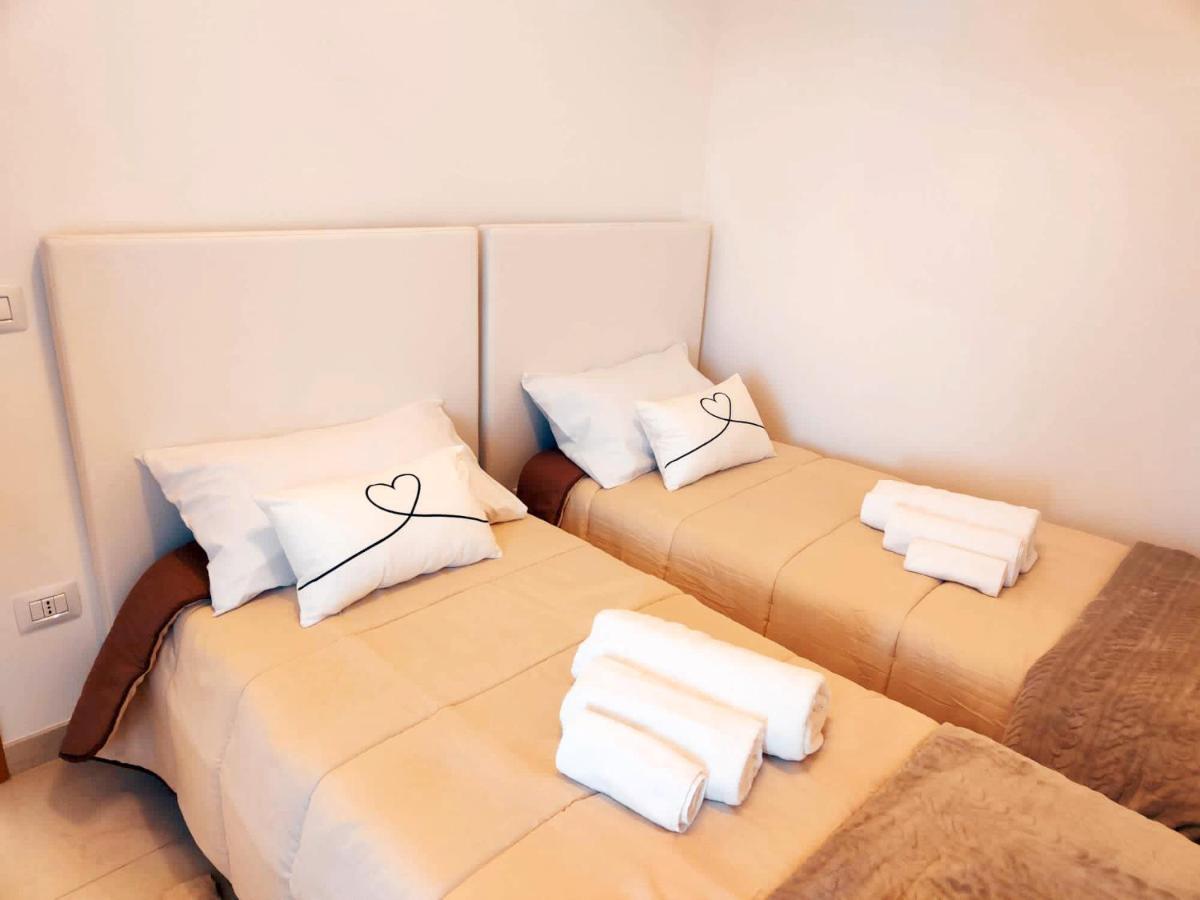 Deluxe Alba Apartment Locorotondo Bagian luar foto