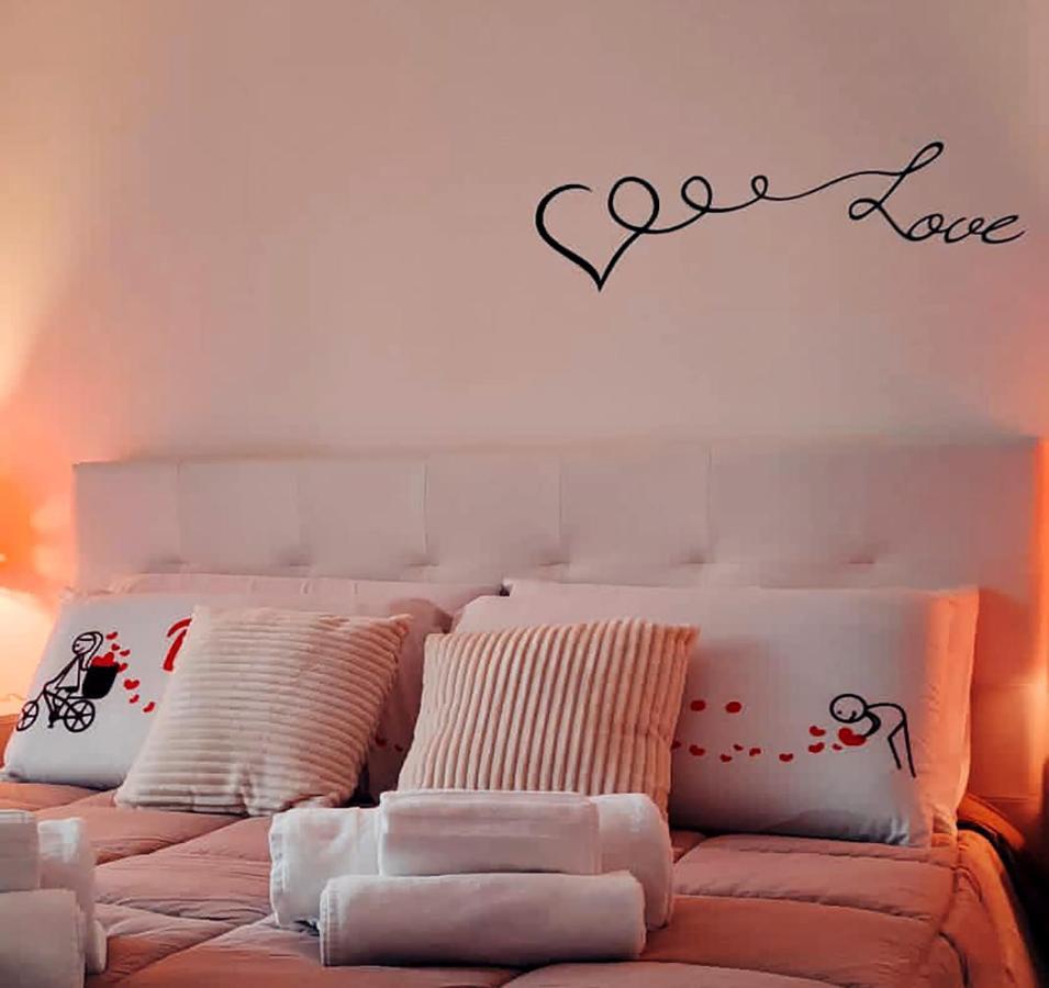 Deluxe Alba Apartment Locorotondo Bagian luar foto