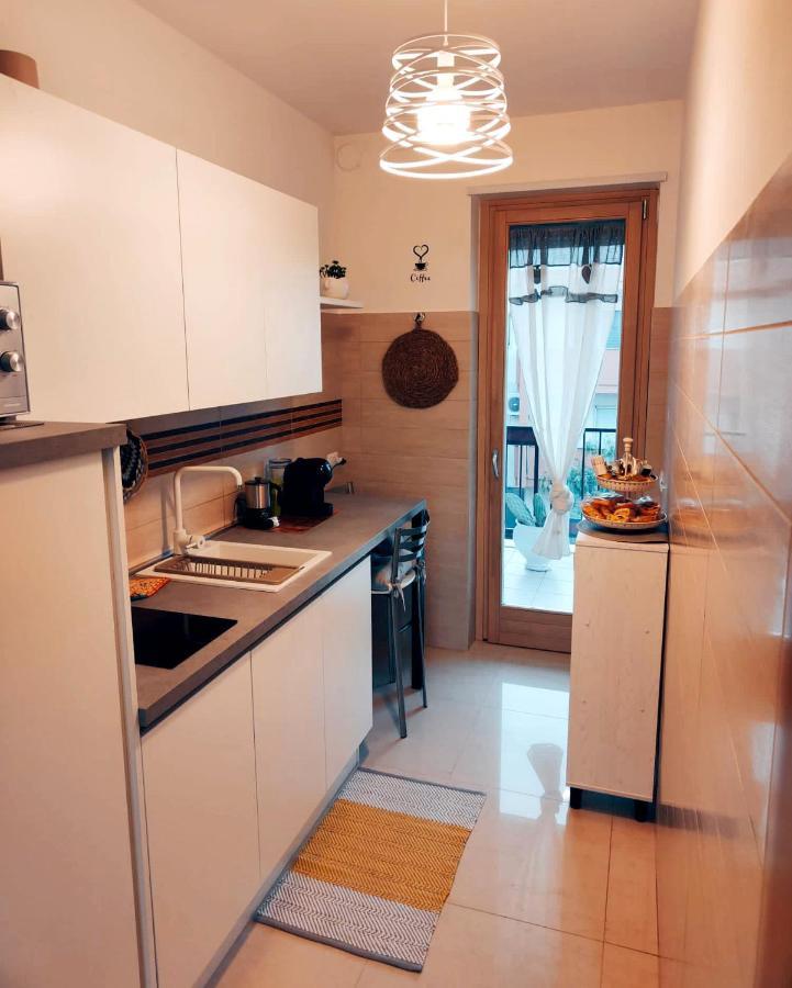 Deluxe Alba Apartment Locorotondo Bagian luar foto
