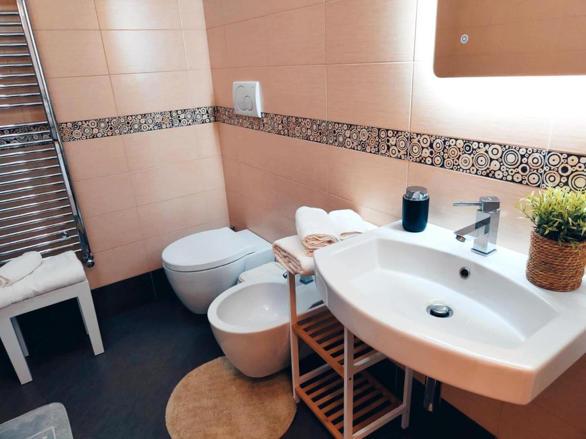 Deluxe Alba Apartment Locorotondo Bagian luar foto