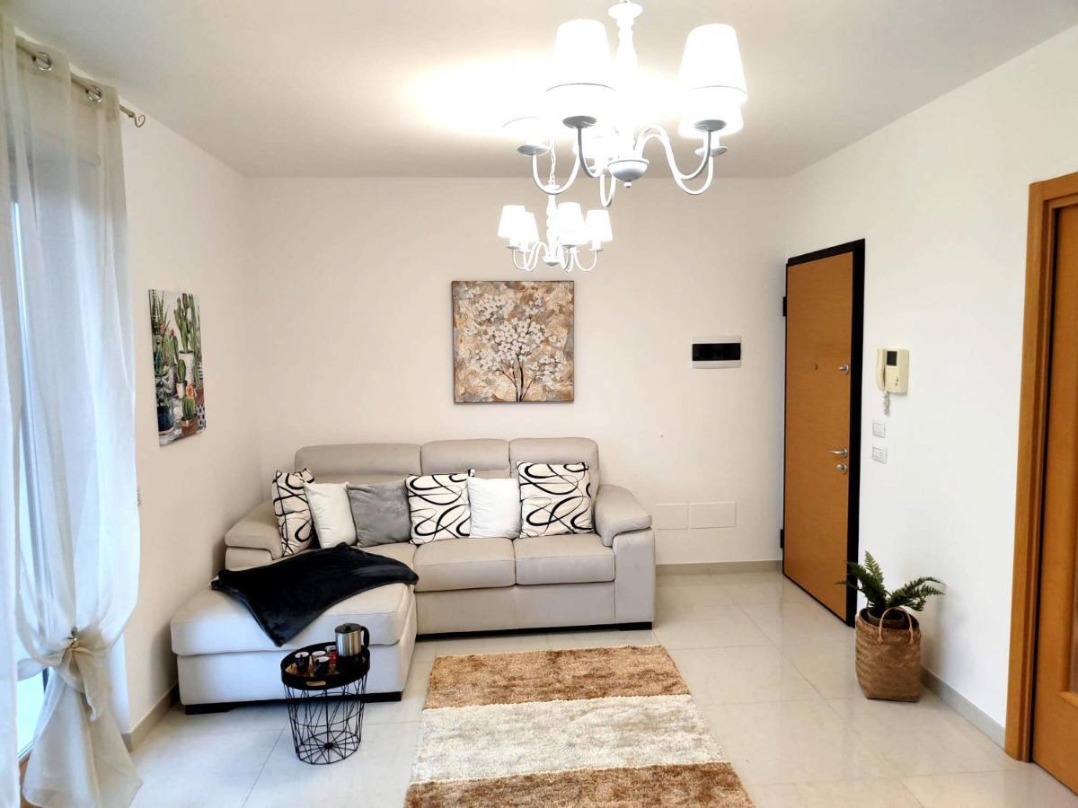 Deluxe Alba Apartment Locorotondo Bagian luar foto