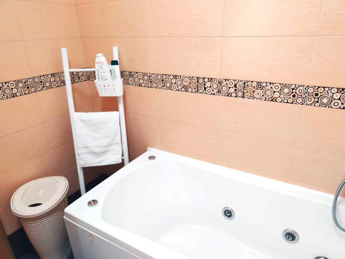 Deluxe Alba Apartment Locorotondo Bagian luar foto